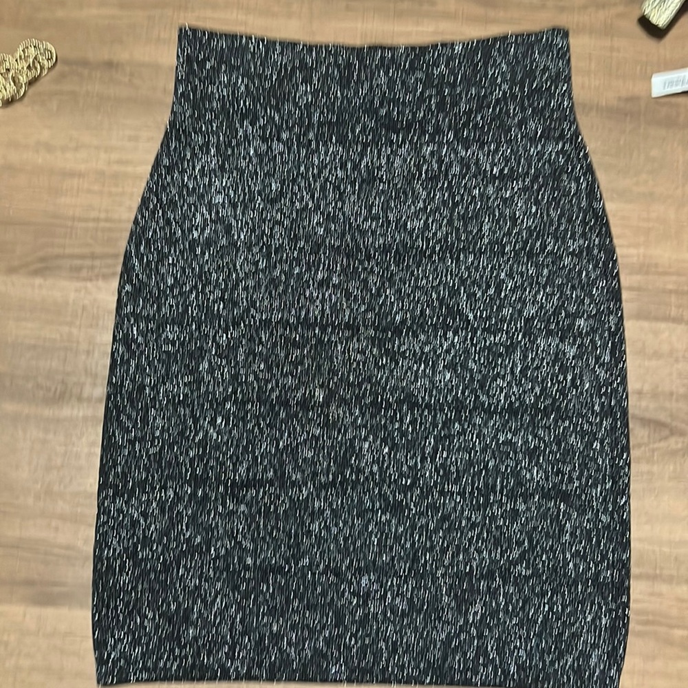 Small, black and silver Rock and Republic skirt